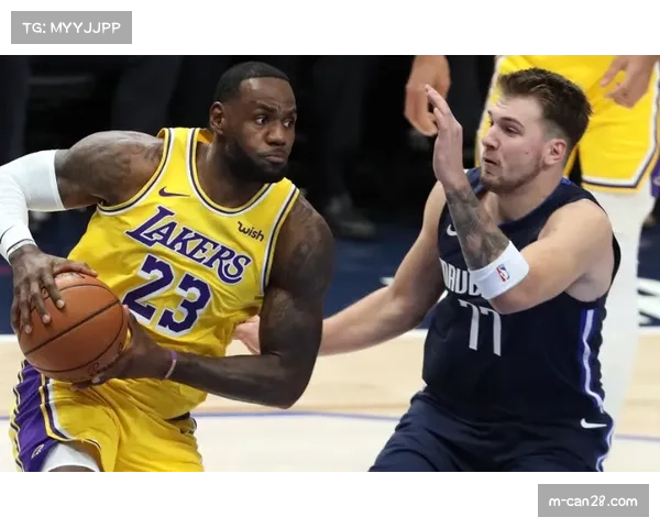 雷迪克详解湖人东詹挡拆配合，称其堆叠战术产生协同效应