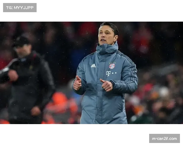 安菲尔德看台抗议成焦点，球迷用歌声表达对欧足联不满